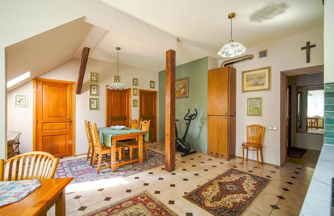 Painter'S House-1