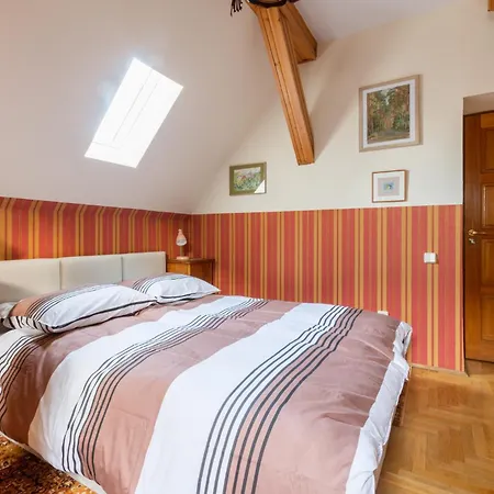Painter'S House-2
