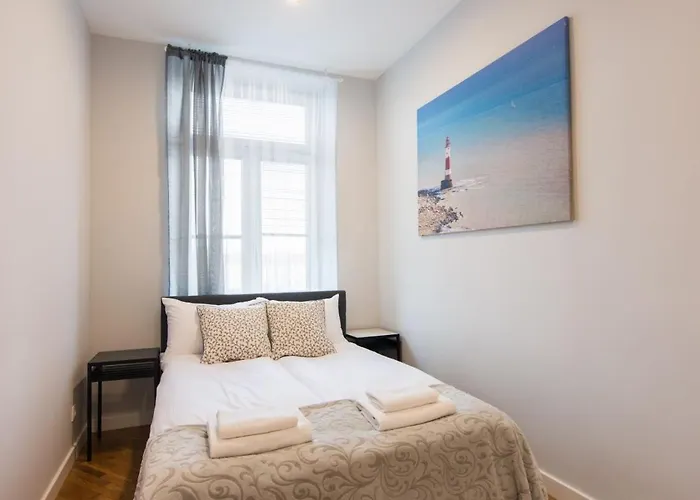 Luxury Apartments Nearto Main Square